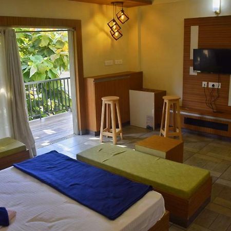 Upavan Resort Витірі Екстер'єр фото
