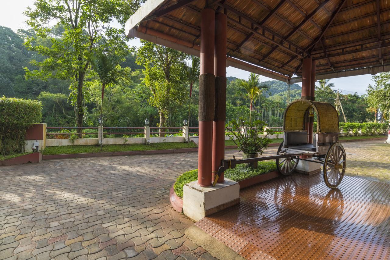 Upavan Resort Витірі Екстер'єр фото